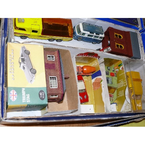 356 - MIXED COLLECTORS BOX OF CARS AND OTHER VEHICLES AND MODEL ITEMS INCLUDING HORNBY, MATCHBOX AND CORGI... 