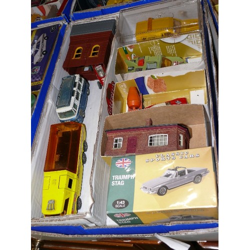 356 - MIXED COLLECTORS BOX OF CARS AND OTHER VEHICLES AND MODEL ITEMS INCLUDING HORNBY, MATCHBOX AND CORGI... 