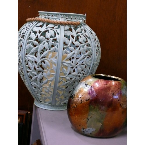 451 - LARGE GREEN FRETWORK METAL CANDLE HOLDER WITH ROPE HANDLE AND A SHUDEHILL VASE.