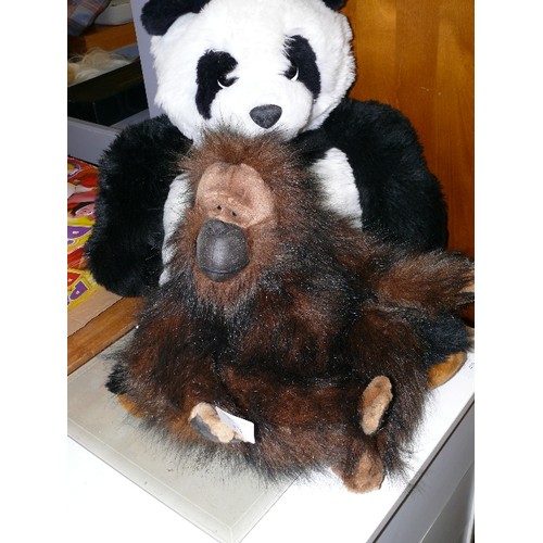 474 - LARGE PANDA AND A ORANGUTAN BY THE KEEL CO.