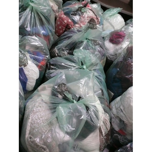 517 - SIX BAGS OF MIXED CLEAN CLOTHES, MOSTLY LADIES.