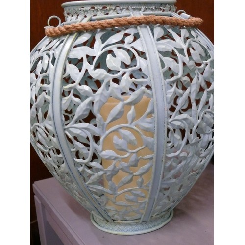 451 - LARGE GREEN FRETWORK METAL CANDLE HOLDER WITH ROPE HANDLE AND A SHUDEHILL VASE.