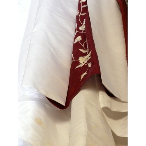 515 - STUNNING CONTEMPORARY WHITE AND BURGUNDY WEDDING DRESS, SIZE 10/12 WITH SUPER EMBROIDERED TRAIN, BAR... 