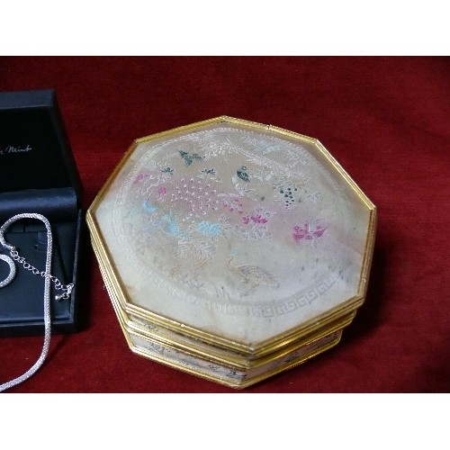 79 - FABRIC COVERED JEWELLERY BOX ANDS CONTENTS - WATCHES, COMPACT, SILVER METAL MESH NECKLACE.