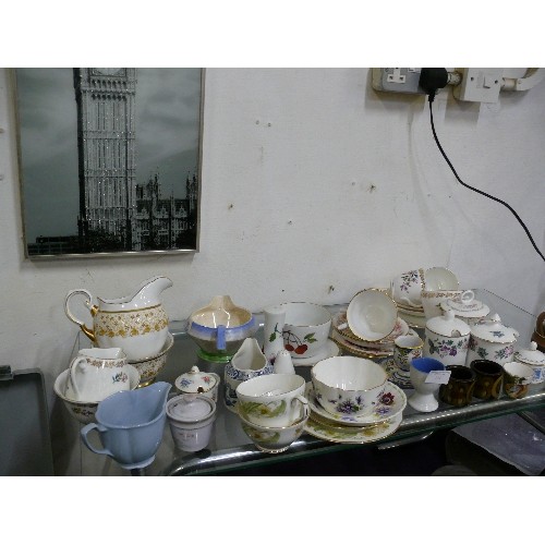 151 - A TABLETOP OF MIXED VINTAGE CHINA.