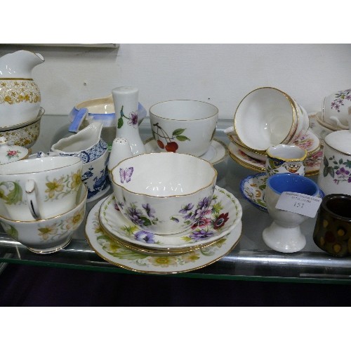 151 - A TABLETOP OF MIXED VINTAGE CHINA.