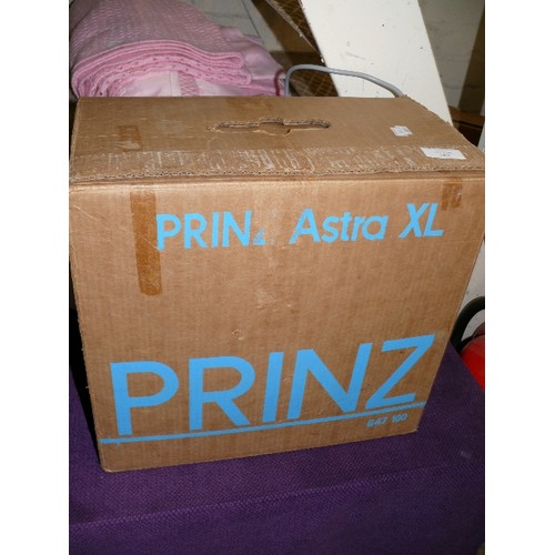 182 - A PRINZ ASTRA XL SLIDE PROJECTOR IN ORIGINAL BOX.