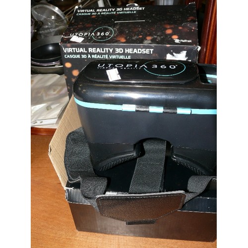 303 - VIRTUAL REALITY 3D HEADSET UTOPIA 360 WITH BOX.