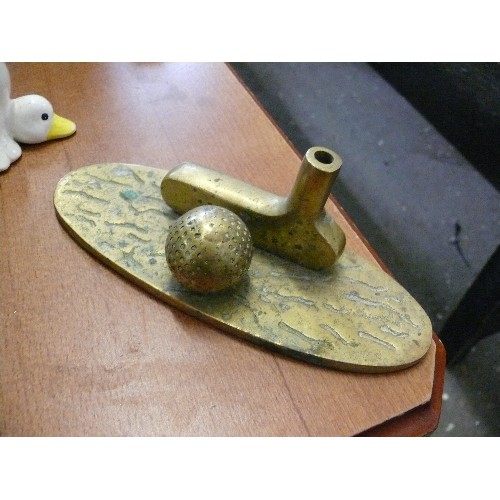 319 - A BRASS GOLF THEMED PEN HOLDER DESK STAND.