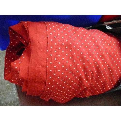 228 - FABRIC RED WITH DOTS 1.68M X 17M.