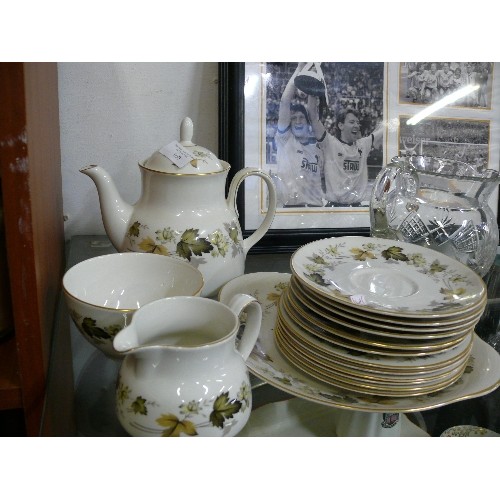 160 - A ROYAL DOULTON 'LARCHMONT' PART TEASET INCLUDING TEAPOT, MILK JUG, SUGAR BOWL, SIX SAUCERS, SIX TEA... 