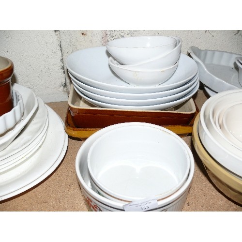 333 - A LARGE SELECTION OF OVEN TO TABLE STONEWARE AND KITCHENWARE.