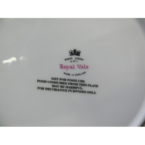 362 - A SELECTION OF MIXED DECORATIVE COLLECTORS PLATES BY ROYAL DOULTON AND ROYAL WORCESTER.