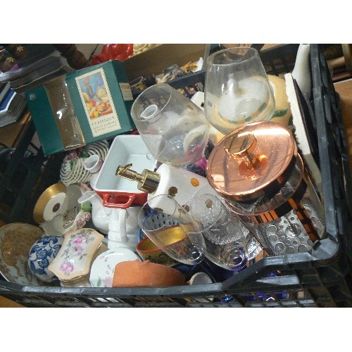 375 - MIXED BOX TO INCLUDE, ROSE GOLD CAFETIERE, CERAMIC WHITE AND GOLD SOAP DISPENSER ETC.