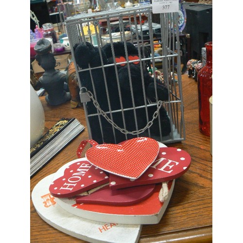 377 - VALENTINE LOT - GORILLA IN A CAGE WITH HEART EYES AND FOUR WOODEN HEARTS PLUS A HEART SHAPED DISH.