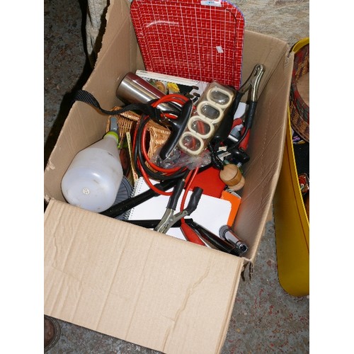 530 - MIXED BOX IDEAL FOR CAR BOOT SEASON.