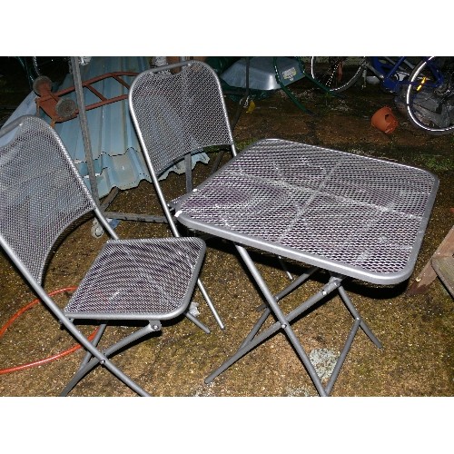 538 - GREY METAL GARDEN BISTRO SET.