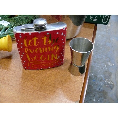 291 - A STAINLESS STEEL ICE BUCKET, A HIP FLASK, BACARDI BOTTLE STOP, A KEYRING FLASK AND A SPIRIT MEASURE... 