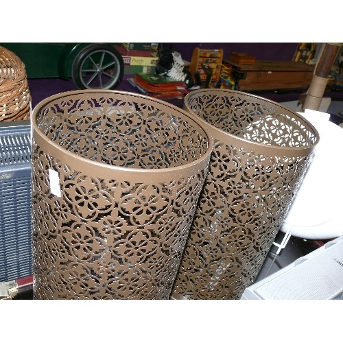 353 - A PAIR OF DECORATIVE FRETWORK TABLE LAMPS.