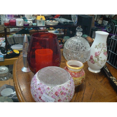 378 - GLASS BON BON DISH WITH LID, RED CANDLE JAR, MOSAIC TEALIGHT HOLDER AND A HIGHLY DECORATED POT.