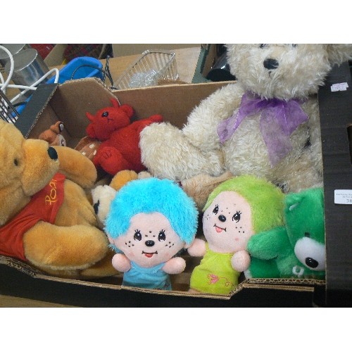 384 - TRAY OF SOFT TOYS INCLUDING WHINNIE THE POOH.