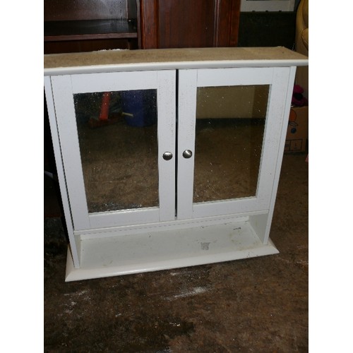 393 - WHITE WALL MOUNTED BATHROOM CUPBOARD WITH TWO MIRRORED DOORS.