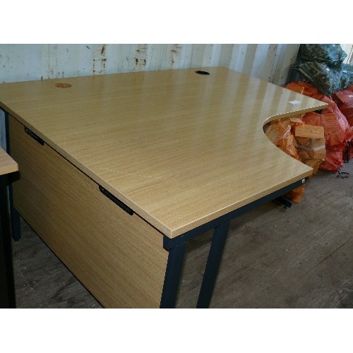 413B - LARGE L SHAPED DESK ON METAL LEGS, MEASURING 63