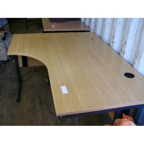 413B - LARGE L SHAPED DESK ON METAL LEGS, MEASURING 63