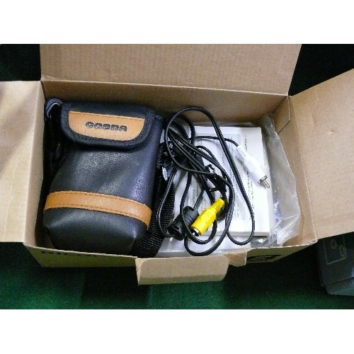 RICOH R8 DIGITAL CAMERA WITH CASE & FUJIFILM FINEPIX S7000 ZOOM CAMERA