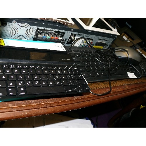 198 - ISUS COMPUTER MONITOR AND KEYBOARD PLUS A MOUSE.