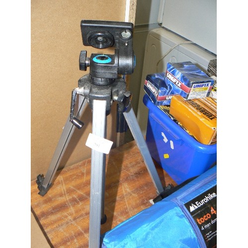 291 - A CAMERA TRIPOD