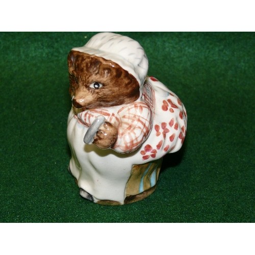 9A - A FIGURINE OF BEATRIX POTTER'S MRS TIGGY WINKLE BY BESWICK.