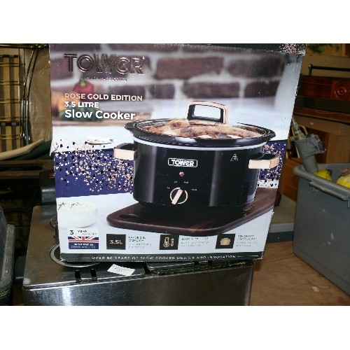 374 - A TOWER ROSE GOLD SLOW COOKER APPEARS BRAND NEW, IN BOX.