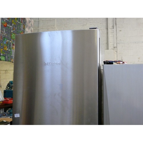 409 - MIELE FRIDGE FREEZER IN GREY.  MODEL NUMBER KFN 8962SD.