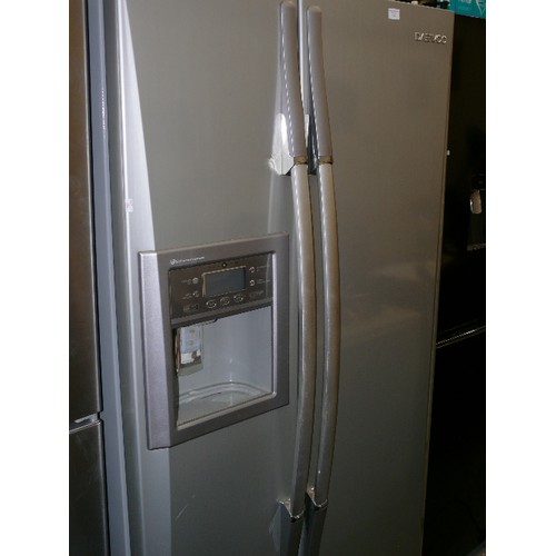 410 - DAEWOO AMERICAN DOUBLE DOOR FRIDGE FREEZER IN SILVER/GREY.  MODEL NUMBER FRS-2031LAL.  ICE AND WATER... 