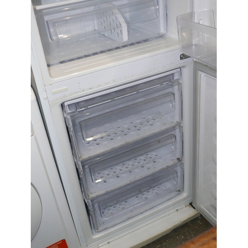 413 - SAMSUNG FRIDGE FREEZER IN WHITE.