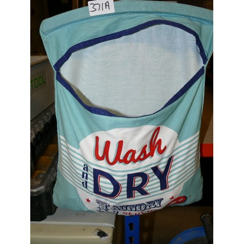 371A - RETRO PEG BAG' WASH N DRY LAUNDRY SERVICE' WITH QUANTITY OF PEGS.