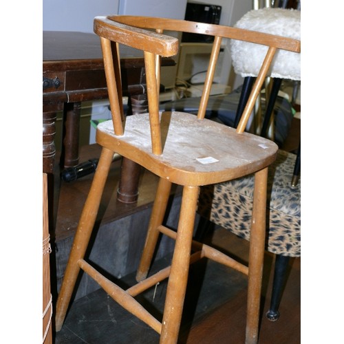 456 - CHILD'S WOODEN BAR STOOL WITH STICK BACK.