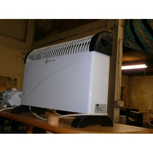 467 - CONVECTOR HEATER AND A FAN HEATER.