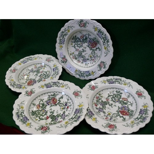 95 - A SET OF FOUR 'CHINESE GARDEN ' BOWLS BY CROWN DUCAL.