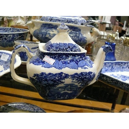 234 - LARGE QUANTITY OF MASONS VISTA DINNERWARE, SOME EARLY 20TH CENTURY.  INCLUDES LARGE TUREEN, TRIANGUL... 