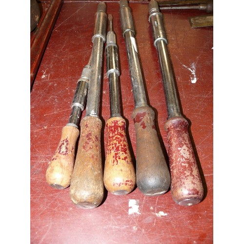 323 - FIVE YANKEE SCREWDRIVERS.