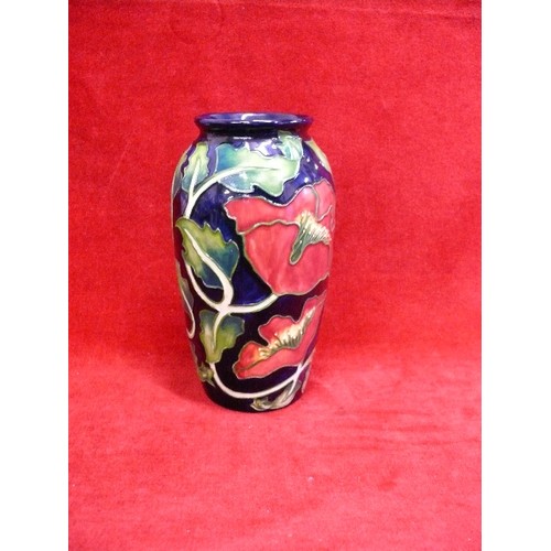 80 - A LOVELY VASE DESIGNED BY ANNIE ROW, BY COUNTRY CRAFT COLLECTION.