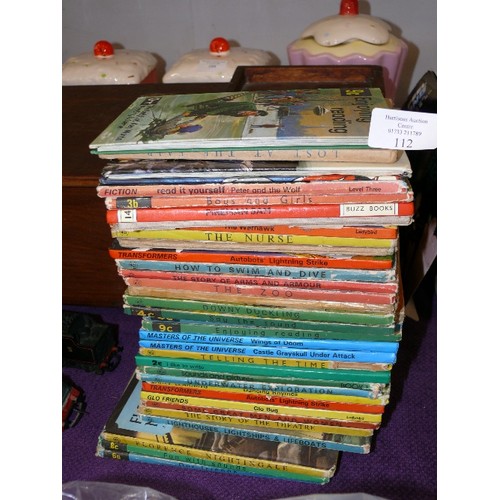 112 - A COLLECTION OF 35 VINTAGE LADYBIRD BOOKS.