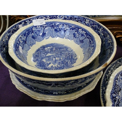 143 - A COLLECTION OF FIVE MASON'S 'VISTA' SERVING BOWLS AND PLATTERS.