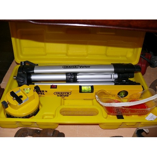 197 - A DRAPER LASER LEVEL IN ORIGINAL CASE.