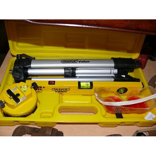 197 - A DRAPER LASER LEVEL IN ORIGINAL CASE.