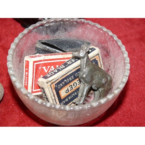 15 - A MIXED BOX OF COLLECTABLE ITEMS TO INCLUDE SCENT BOTTLES, PEWTER DEER, COMPACT ETC.