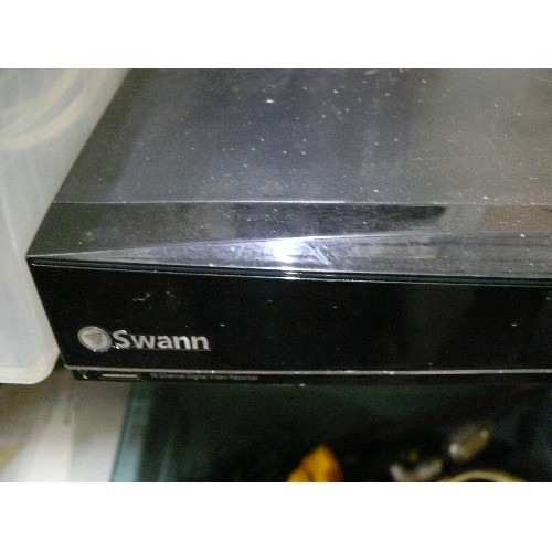 392 - CCTV SWAN 18 CHANNEL DIGITAL VIDEO RECORDER FOR CCTV.