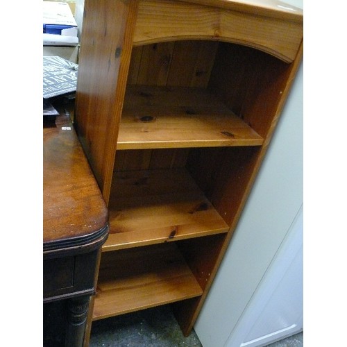 412 - NARROW SMALL BOOKCASE.